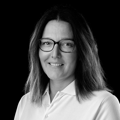 Portrait noir et blanc d'Elodie LAZARO
