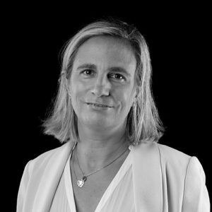 Portrait noir et blanc de Sandrine PONCET, avocate au barreau de Grenoble